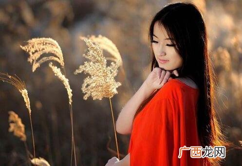 和女生相亲第二次见面就牵手合适吗?