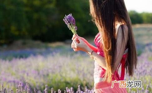 和女生相亲第二次见面就牵手合适吗?