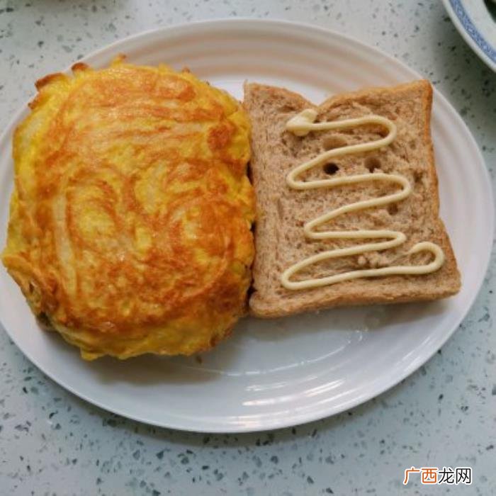 做三明治需要什么材料，几分钟搞定面条做三明治