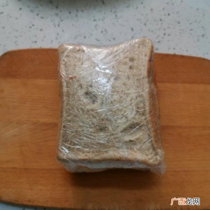做三明治需要什么材料，几分钟搞定面条做三明治