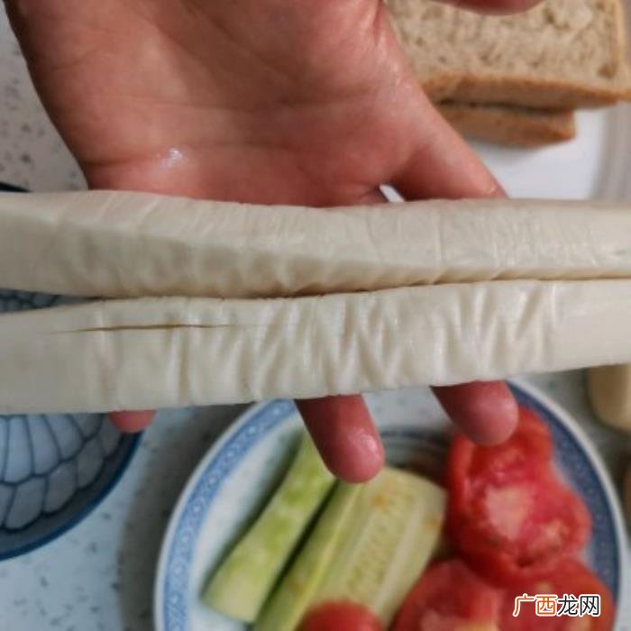 做三明治需要什么材料，几分钟搞定面条做三明治