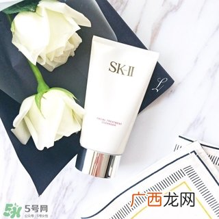 素颜美女用的什么护肤品 素颜美才是真的美
