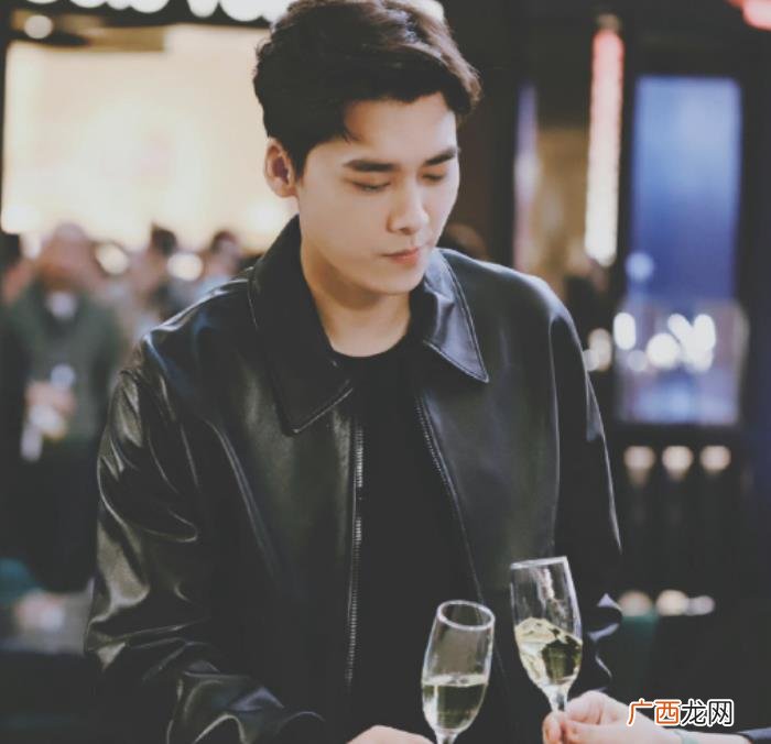 非科班出身怎么被签约，非科班出身的任嘉伦
