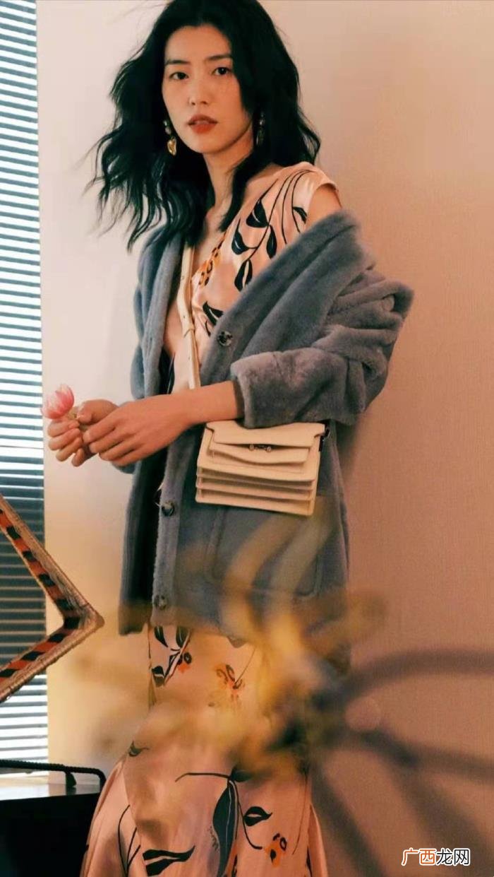标准腿长对照表，女性150-175cm标准体重对照表