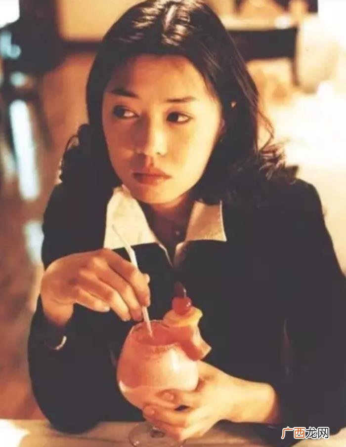 嘴唇厚的男人，这个厚嘴唇的女人性感到了骨子里