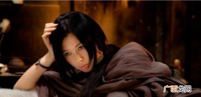 嘴唇厚的男人，这个厚嘴唇的女人性感到了骨子里