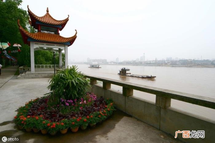 毛泽东一首豪情壮志的经典诗词 豪情壮志的诗句