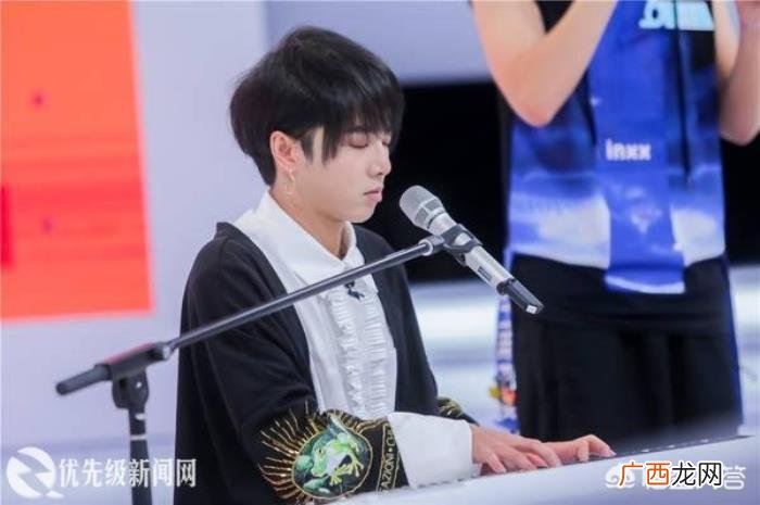 华晨宇成就,如何对比出道多年的周杰伦和华晨宇的音乐成就