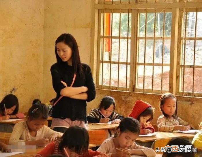 江一燕人设，文艺女神江一燕人设崩塌的争议和情感故事