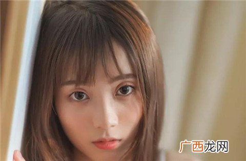 约会的时候怎么亲到女生？