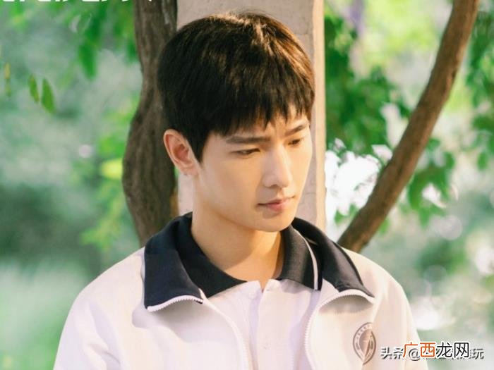 赵丽颖杨洋，杨洋热巴赵丽颖演高中生却大获好评