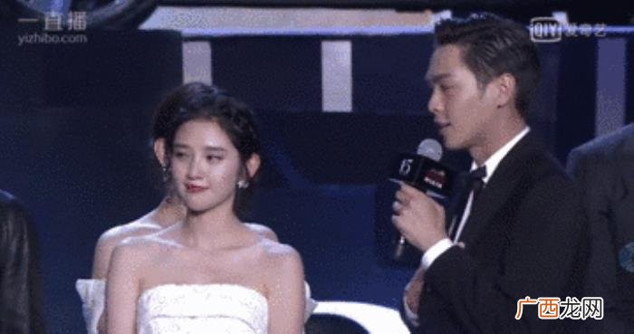 唐艺昕媚眼，唐艺昕的眨眼动作就被说成是抛媚眼