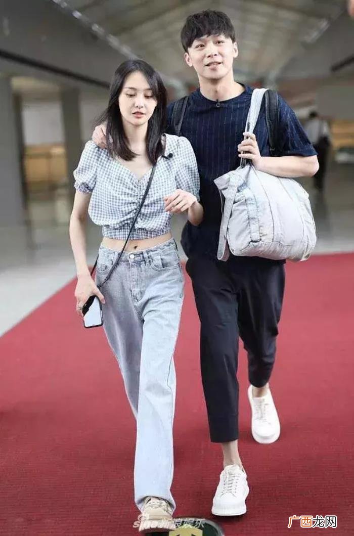杨幂量头围，杨幂也爱泫雅风乔欣瘦到腰围=头围
