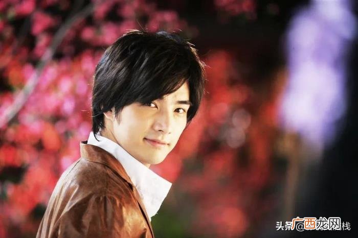 王丽坤靳东，介绍一部由靳东、王丽坤主演的冷门传奇谍战剧