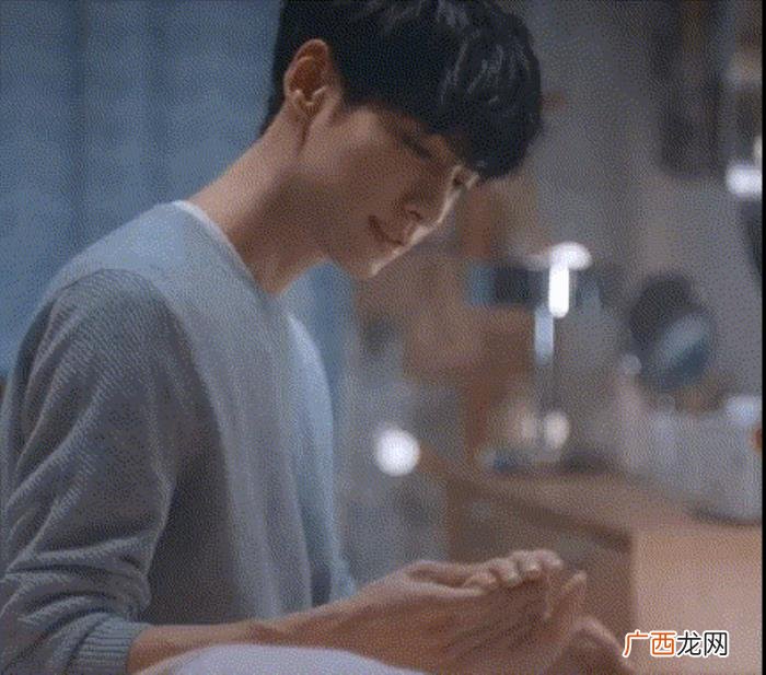 罗云熙粉丝，罗云熙品牌采访称粉丝是最胖的毫无求生欲