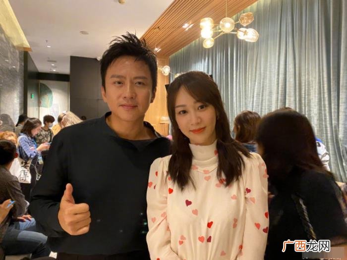 杨紫姜紫丫，晒与杨紫合照调侃从小看杨紫戏长大