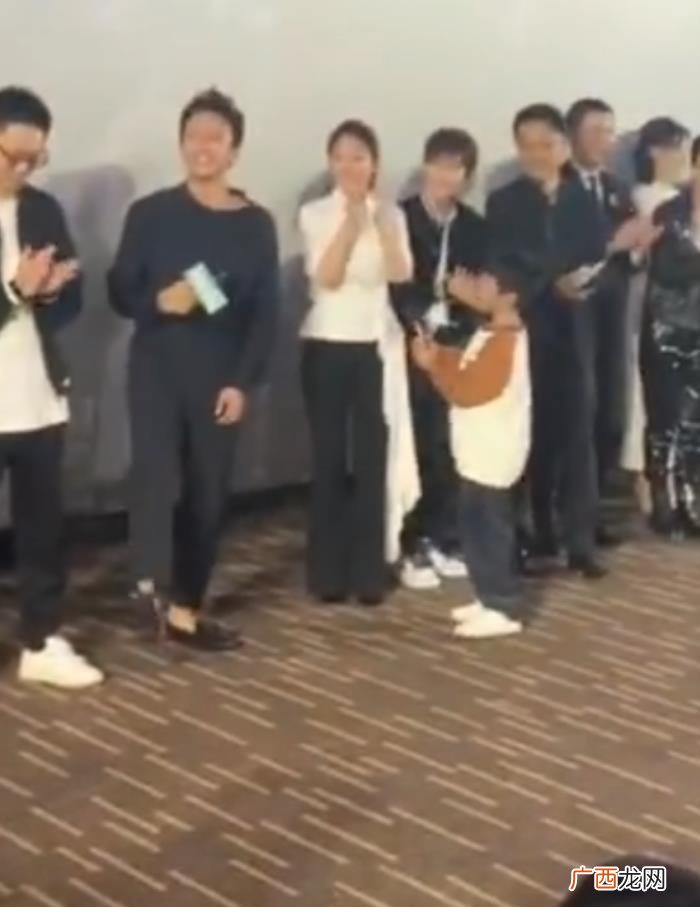 杨紫姜紫丫，晒与杨紫合照调侃从小看杨紫戏长大