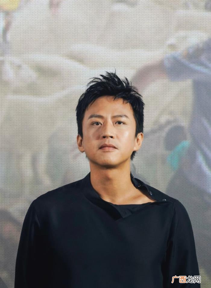 杨紫姜紫丫，晒与杨紫合照调侃从小看杨紫戏长大