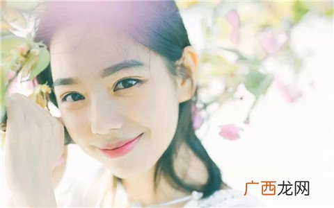 和女生约会，她不让牵手怎么办？