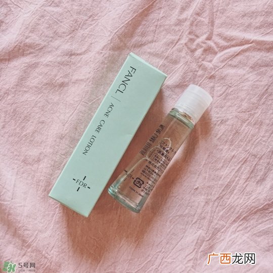 混合痘痘肌用什么化妆水 混合痘肌适合用的化妆水