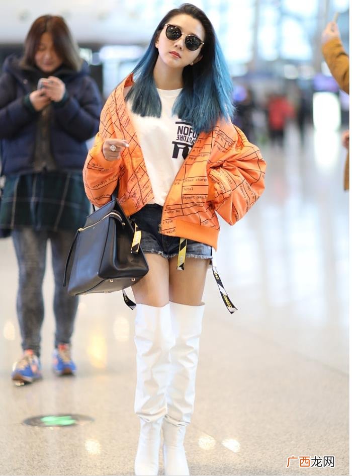 张靓颖火吗，最火四大超女李宇春周笔畅张靓颖何洁衣品比拼