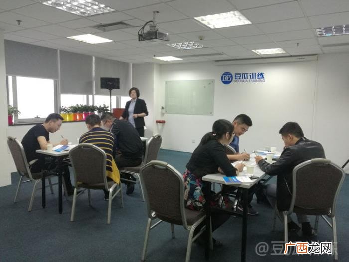 遇事紧张心慌的解决方法 一有事就紧张心跳加快怎么了
