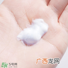 UNO洗面奶黑白蓝区别 各颜色功效介绍