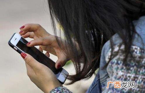 女生约会玩手机还有联系的必要吗？