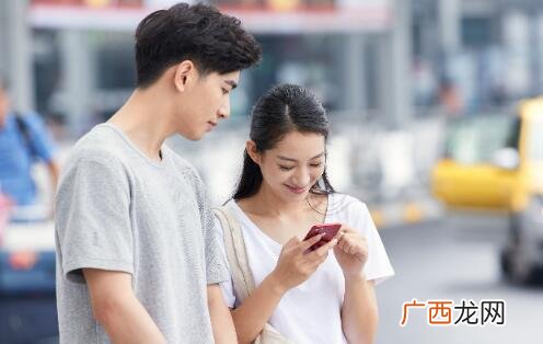 女生约会玩手机还有联系的必要吗？