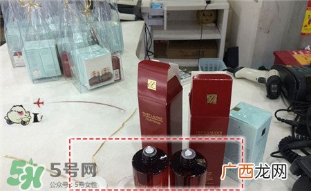 雅诗兰黛红石榴水清爽型和滋润型区别_对比图