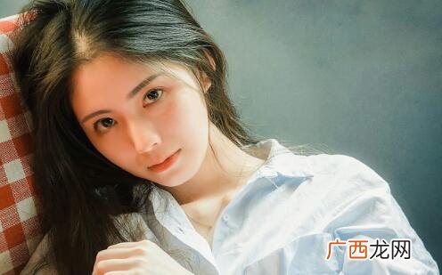 约会时间和地点怎么处理？由谁定？