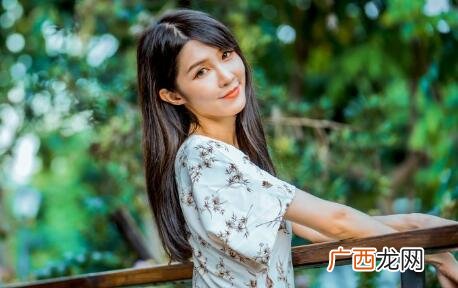 约会时间和地点怎么处理？由谁定？