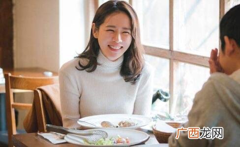 和女生第一次约会吃啥比较好？注意询问女生意见