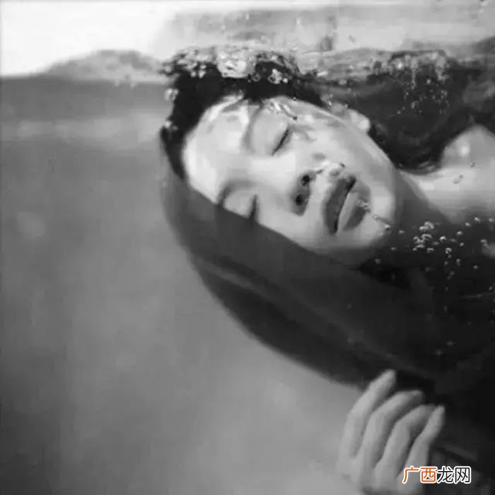 微信最潮的霸气洒脱个性签名 个性标签大全霸气