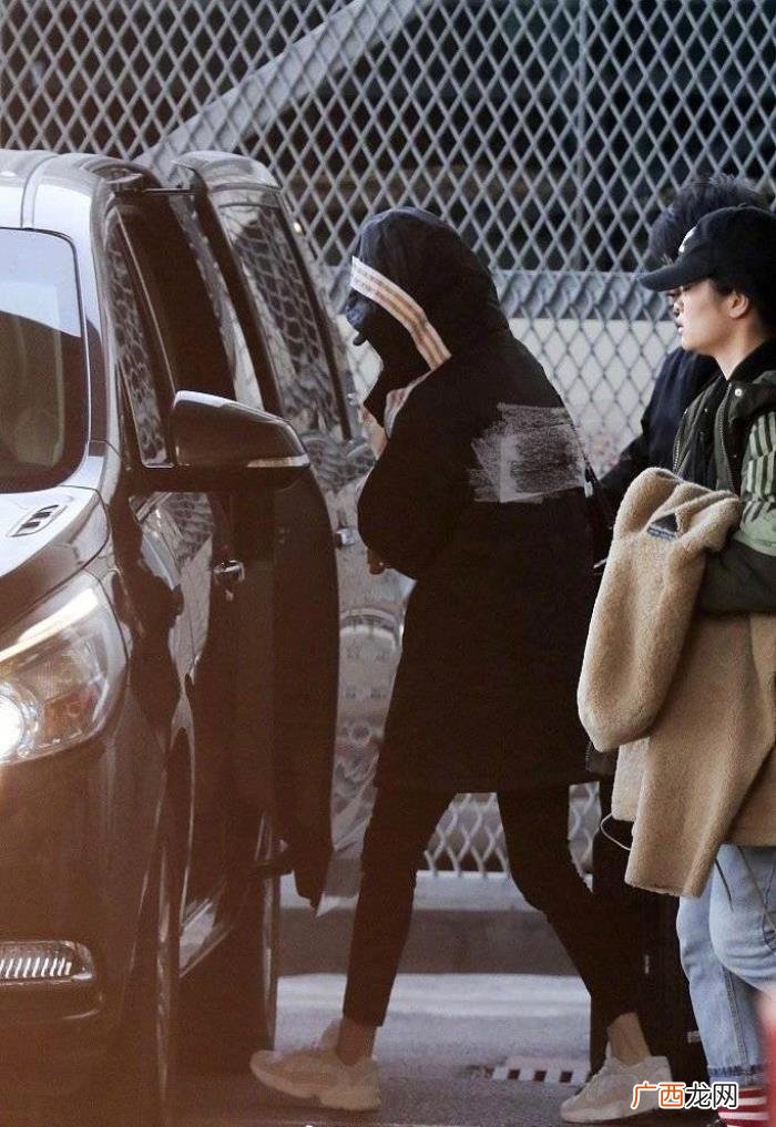 小糯米谁带，刘恺威离婚后首度带小糯米出门被拍