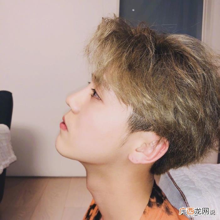 鹿晗毛不易，黄子韬宋茜毛不易陪鹿晗过30岁生日