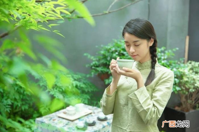 写尽懵懂的年少爱情 有关爱情的诗句