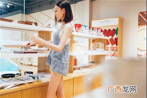 第一次和女生吃饭聊什么比较好？
