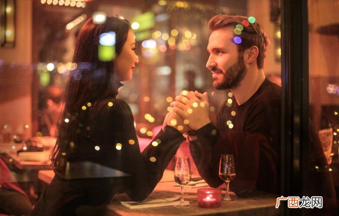 男人刚认识就让你发照片 已婚男老是喊你发照片