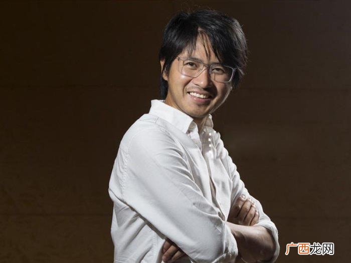 名字倒着念，名字正着念倒着念都一样的5位明星