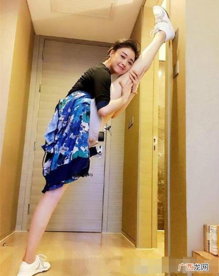 蒋欣家豪宅，华妃娘娘蒋欣晒自拍曝光三千万豪宅内景