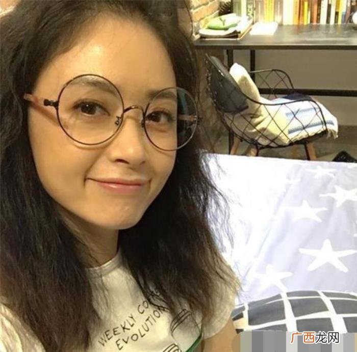 蒋欣家豪宅，华妃娘娘蒋欣晒自拍曝光三千万豪宅内景