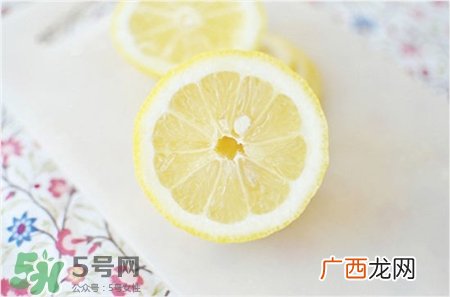 柠檬面膜需要洗吗?柠檬面膜白天可以用吗?