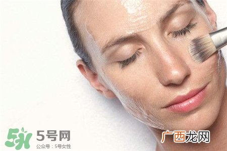 睡眠面膜会堵塞毛孔吗?睡眠面膜有荧光剂吗?