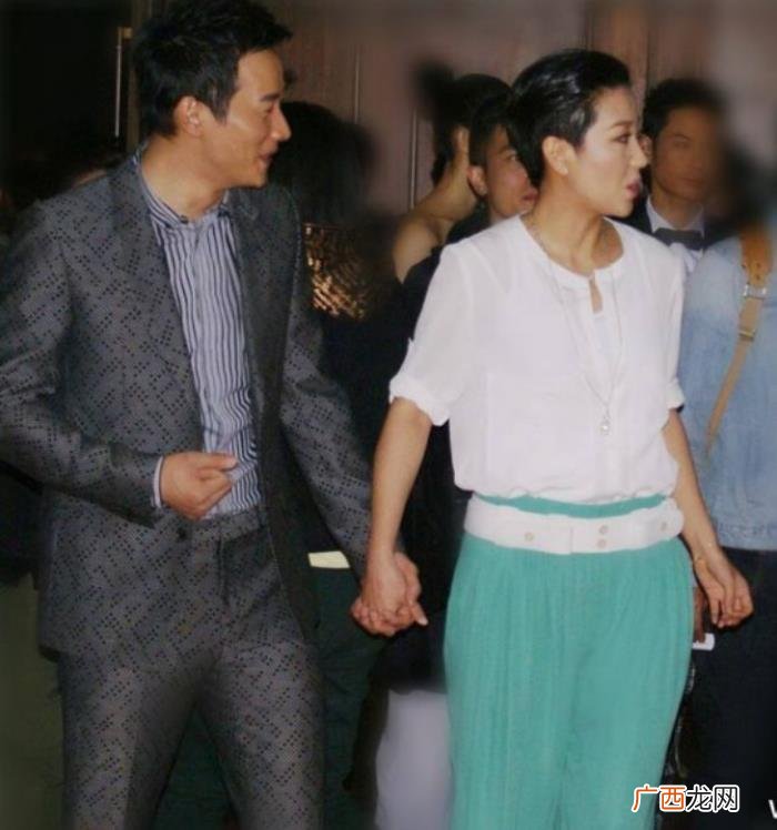 苗圃龙凤胎,绯闻前任苗圃龙凤胎儿女已能打酱油
