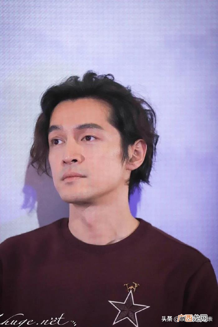 胡歌陈凯歌，网友说由陈凯歌想到圈内后辈是怎么称呼胡歌的