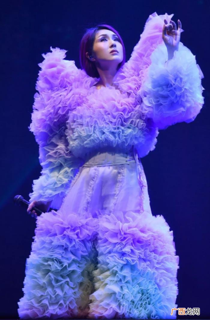 杨千嬅祖籍，祖籍潮汕天后级歌手杨千嬅汕头演唱会