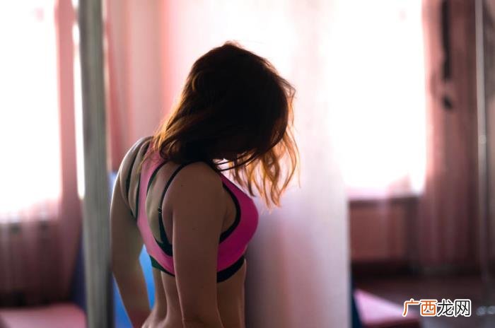 如何判断女人是否精神出轨 女人精神出轨有什么表现