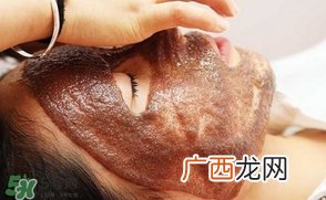 海藻面膜好还是面贴面膜好啊？海藻面膜和面贴面膜区别