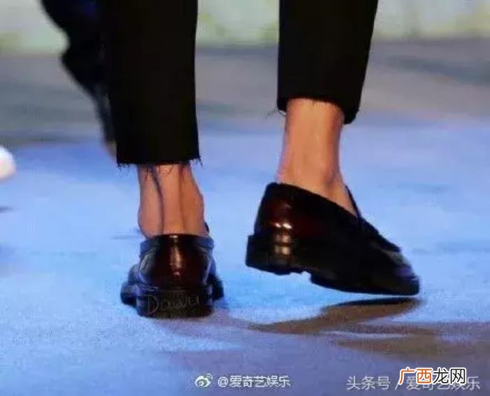 王源露脚踝，看图猜王俊凯、王源、易烊千玺……的脚踝